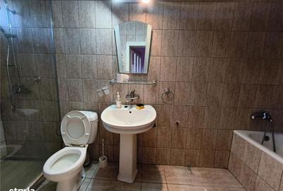 Casă cu 4 camere cu Teren 1255 Mp în 7 Noiembrie