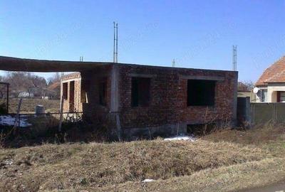 Casă cu 5 camere cu Teren 1700 Mp în Ciacova - 4