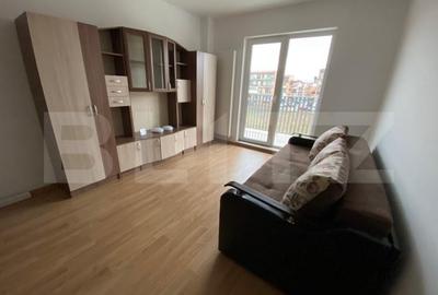 Apartament o camera, decomandat, 36 mp, lift, parcare, zona strazii Eroilor!