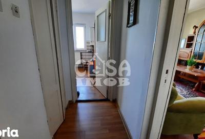 Apartament cu 2 camere semidecomandat în Micro 6 - 9