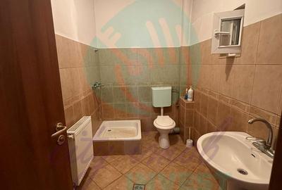 Casă cu 4 camere cu Canalizare în Central - 8