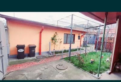 Casă cu 4 camere în Giurgiului