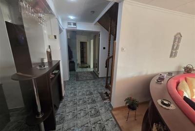 Apartament cu 4 camere decomandat, mobilat în Central - 10