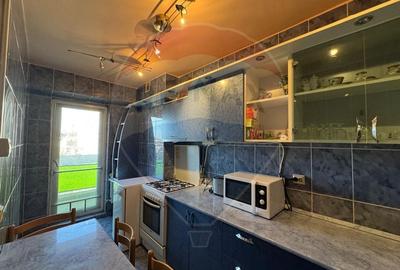 Apartament cu 3 camere semidecomandat, mobilat în Polivalentă - 19