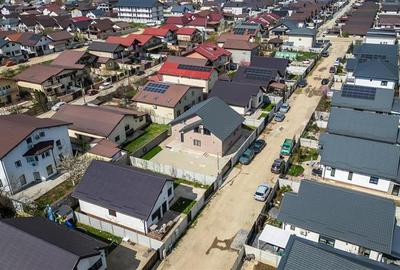 Casă individuală cu 5 camere cu Canalizare în Central - 4