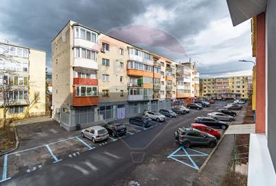 Apartament cu 2 camere decomandat, mobilat în Tractorul - 15