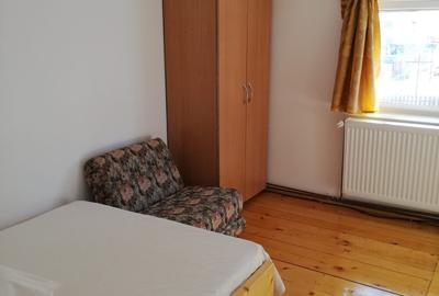 De vânzare clădire cu spațiu comercial și camere la etaj – locație excelentă! - 8