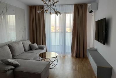 Apartament cu 3 camere semidecomandat în Central - 1