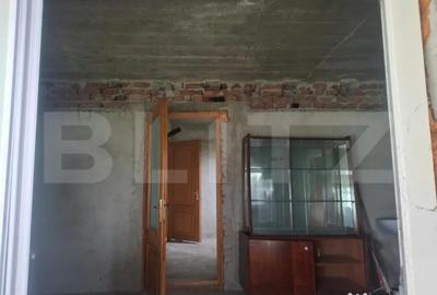 Casă cu 5 camere cu Teren 2300 Mp în Mătăsaru - 8