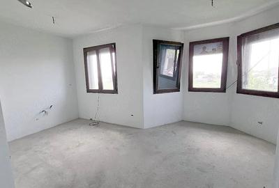 Casă cu 5 camere cu Teren 2426 Mp în Matca - 7