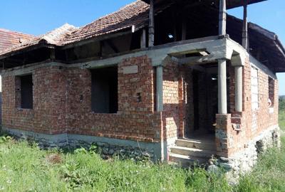 Casă cu 3 camere cu Teren 780 Mp în Runcu - 3