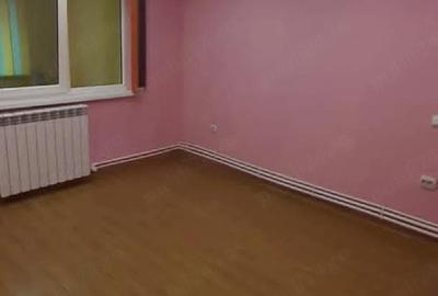 Apartament cu 2 camere decomandat în C5 - 1