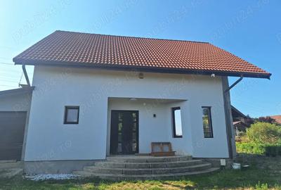 Vand casa in Sancraiu de Mure?