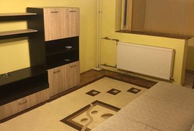 Garsonieră semidecomandată în Gara de Nord