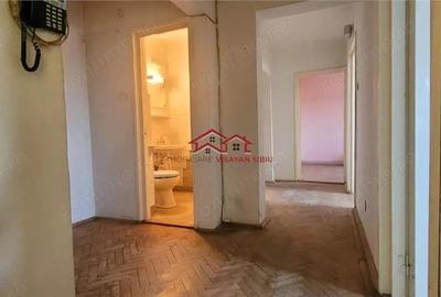 Apartament cu 3 camere decomandat în Calea Dumbrăvii - 3