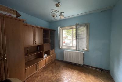 Apartament cu 3 camere si garaj, decomandat, parter - 4