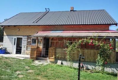 Casă cu 4 camere în Ciobotani - 3