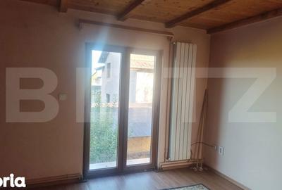Casă cu 7 camere cu Teren 775 Mp în Cocorăștii Colț - 1