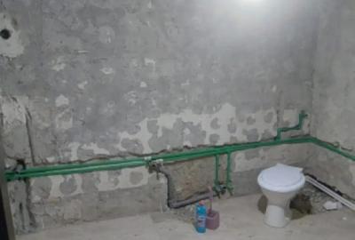 Casă cu 5 camere cu Teren 220 Mp în Brătianu - 1