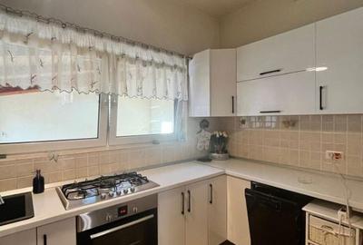 Casă cu 4 camere cu Teren 400 Mp în Central