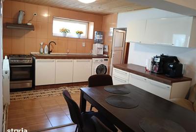 Casă cu 4 camere cu Teren 550 Mp în Central