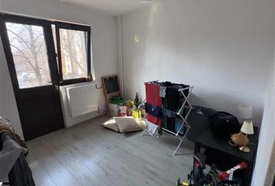 Apartament cu 4 camere semidecomandat în Berceni - 8