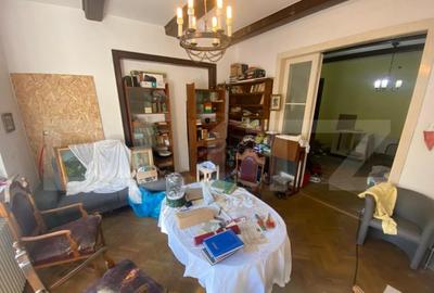 Apartament cu 6 camere decomandat în Central