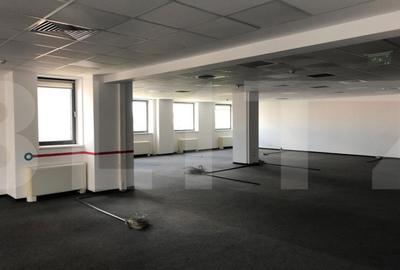 Spațiu comercial, de 570 mp, în Central - 13