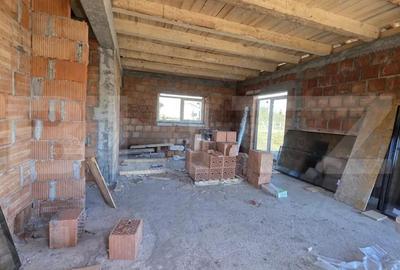 Casă cu 3 camere cu Teren 500 Mp în Unirea - 9