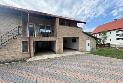 Casă cu 7 camere cu Teren 2500 Mp în Sucevița - 6