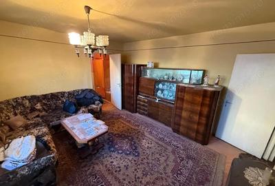 Apartament cu 3 camere semidecomandat în Complex Studențesc - 2