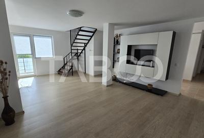 Apartament luminos de vanzare Tilisca 3 camere balcon - 2