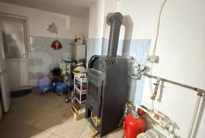 Casă cu 5 camere cu Canalizare în Central - 1