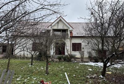 Casă individuală cu 8 camere cu Canalizare în Slătioara - 3