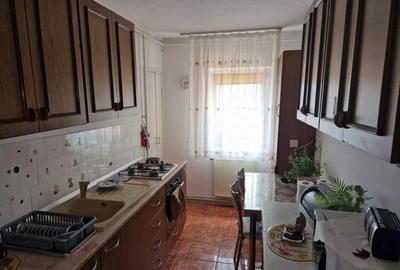 Apartament 2 camere, decomandat - zona Tractorul - 3