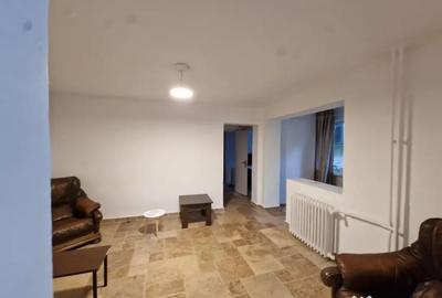 Apartament cu 3 camere semidecomandat în 1 Mai