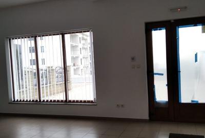 Spațiu comercial, de 90 mp, în Ipotești