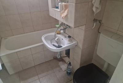 Apartament cu o camera,balcon,,40mp,biserica catolica,centrala,termopane, - 1
