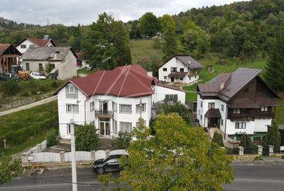 Vila-Casa de vacanta I Potential turistic I 8 camere I Rucar - 2