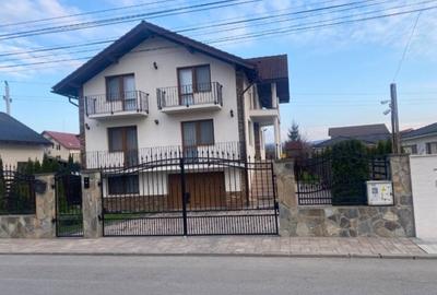 Casă cu 4 camere în Central - 8