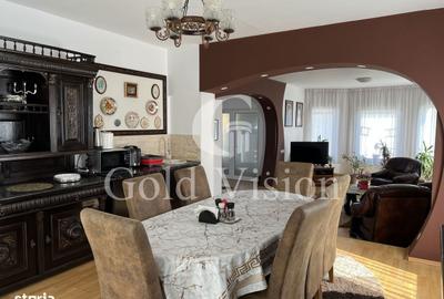 Casă cu 7 camere cu Teren 2000 Mp în Central - 20