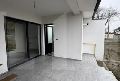 Casă cu 4 camere cu Teren 328 Mp în Peciu Nou