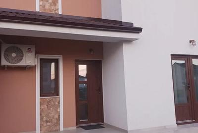 Casa superba cu 5 camere Mosnita Noua