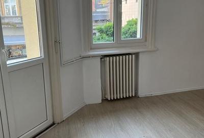 Apartament 3 camere de vanzare Calea Victoriei