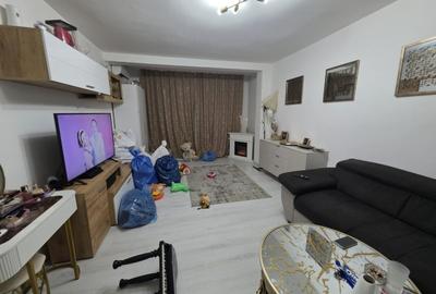 Apartament cu 3 camere decomandat în 1 Decembrie 1918