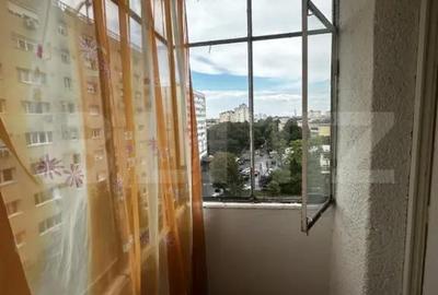 Apartament cu 2 camere decomandat în Micro 15