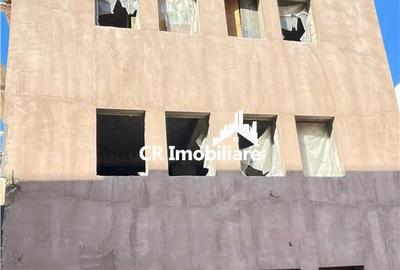 Casă cu 10 camere cu Canalizare în Eminescu