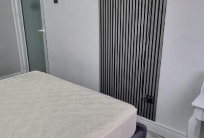 Apartament cu 3 camere decomandat, mobilat în Micro 4 - 9