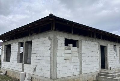 Casă cu 4 camere în Vest