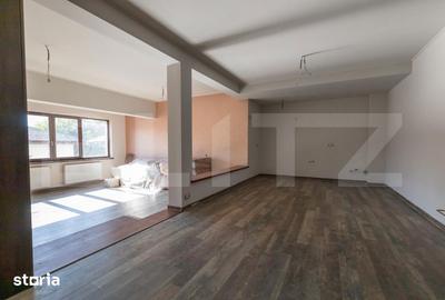 Casă cu 8 camere cu Teren 1600 Mp în Răzvad